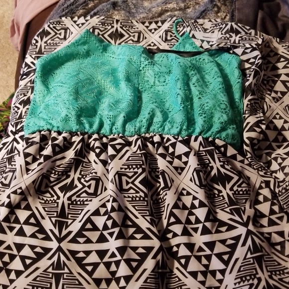 Clothes - Picture 2 of 4